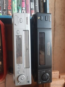 VHS kazety a 2x video - 3