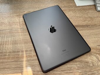 Apple iPad 10.2 (8. generace) 32GB WiFi Space Grey - 3