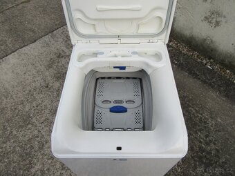 Nabízím pračku Elektrolux vrchní plnění na 6kg. Plně funkční - 3