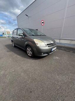 Prodám Toyota Corolla 2.2D 4D 7 mist - 3