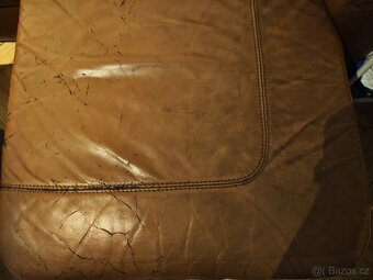 Hnědá kožená sedačka - 3