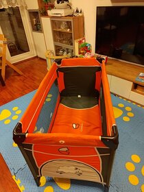 Prodám: pevná dětská cestovní postýlka - 3