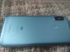 Telefon Xiaomi Mi A2 Lite 4/64gb modrý - 3