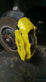 Štvorpiestové Brembo brzdiče 330mm / 305mm - 3