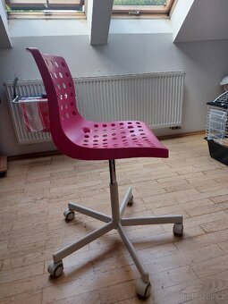 Židle IKEA SKÅLBERG / SPORREN růžová - 3