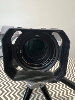 Sony 4K FDR-AX100 - 3