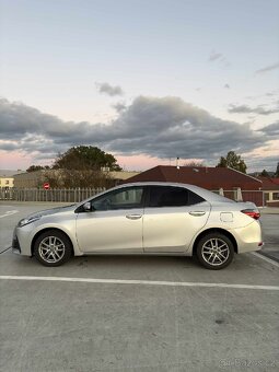 Toyota Corolla 1.6 i,  97kw - 3