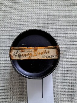 staré kosmet. krabičky a pudřenky z I. republiky - 3