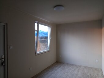 Obytná buňka 2.8 x5.3 m - 3