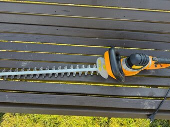 nůžky na živý plot Riwall PRO 5561 RH - 3