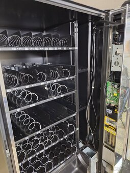 Predajný automat - 3