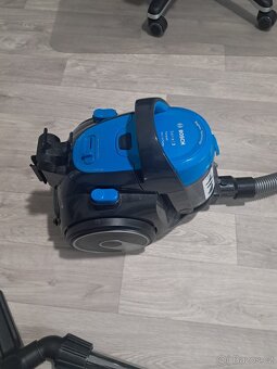 Vysavač Bosch BGS05X240 - 3