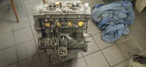 Motor Honda Hornet 900 - 3