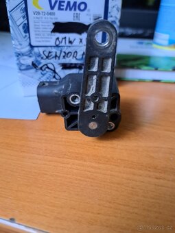 Senzor naklápění xenonu VEMO pro BMW 37146784696 - 3