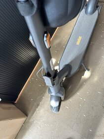 Segway Ninebot Kickscooter MAX G30E II - minimálně jetá - 3