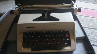 Kufrikovy psaci stroj - 3