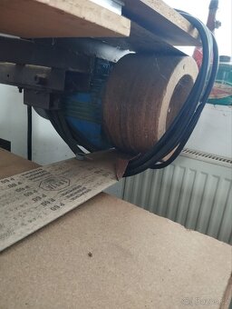 Pásová bruska na dřevo - 3