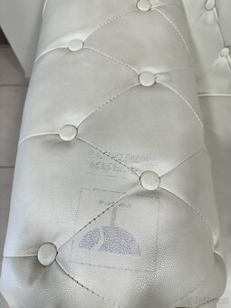 Čalouněné luxusní křeslo - 3