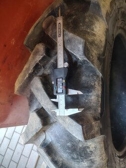 Prodám pneu 11.2-24 - 3