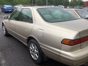 Toyota Camry - 3