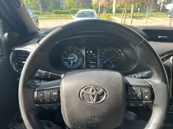Prodám Toyotu HILUX - 3