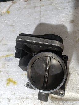 Škrtící klapka BMW E65,E66, E60,E53 - 3