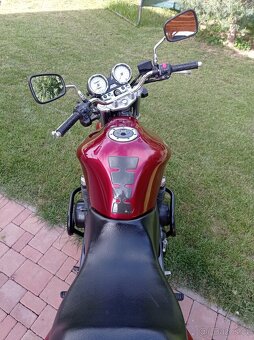 Kawasaki ZR750F - 3