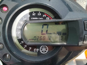 YAMAHA FZ6 - 3