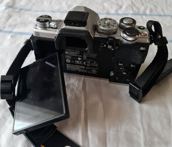 Olympus OM-D E-M5 Mark III -stříbrný - 3