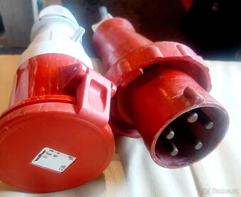 Zásuvka zástrčka 380V 63A 5ti kolík 400V - 3
