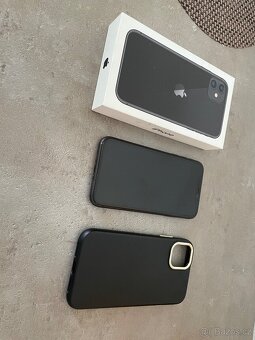iPhone 11 - 3