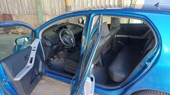 toyota yaris 1.3 vvti 113000 najeto ( krasny stav ) - 3