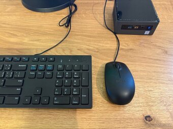 Mini PC Intel NUC 8i3beh + monitor Benq 24"+klávesnice myš - 3