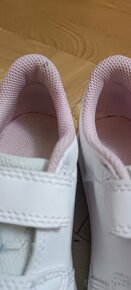 Dívčí sportovní obuv - TOP stav - 3