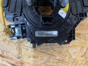 PÁČKY VOLANTU S KROUŽKEM FORD FOCUS 4M5T14A664AB - 3