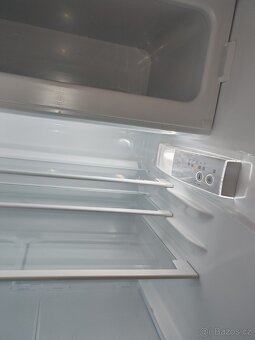 Lednice AEG vestavna - 3