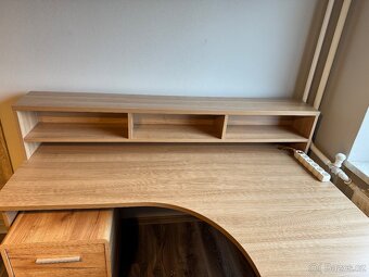 Bytelný kancelářský rohový stůl – TOP stav - 3