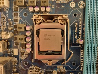 Základní deska Gigabyte GA-H61M-DS2 (s.1155) + CPU⭐ - 3