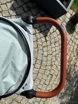 Prodám dětský kočárek PETITE&MARS Street+ - 3