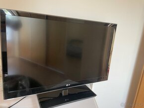 LG 42” 3D televize - 3