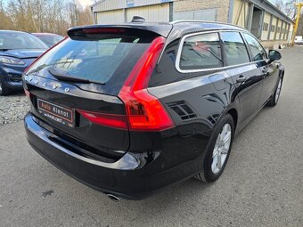 VOLVO V90 2,0 140kW D4 AWD Drive-E MOMENTUM Auto LED KŮŽE - 3