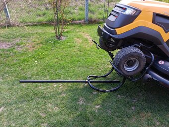 Montážní zvedák na zahradní traktor - 3