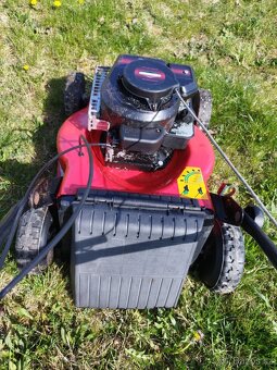 Benzínová sekačka Briggs & Stratton - 3
