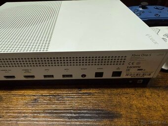 Xbox One S 500GB +2x OVL+3x HRA - 3