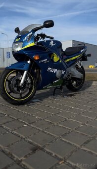 Honda CBR 600 - 3