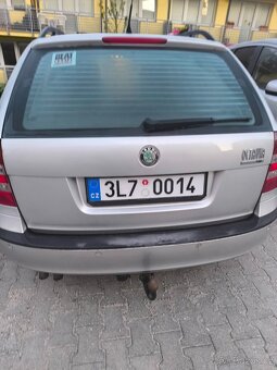 Škoda Octavia 2 rok 2005 77 kW km 382 - 3