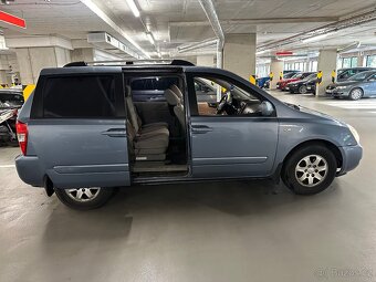 KIA CARNIVAL 7 místní - 3