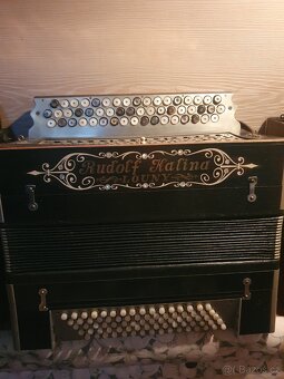 Unikátní sbírka knoflíkových harmonik - 3