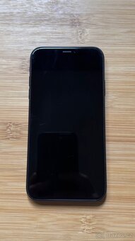 iPhone XR 256 GB, černá - 3