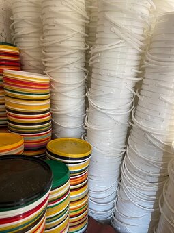 PLASTOVÝ KBELÍK - 3